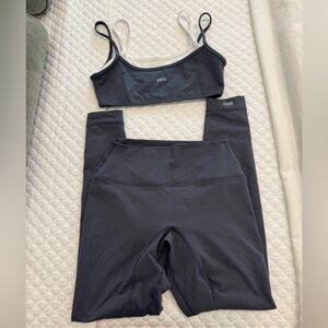 SET Active formcloud cloud training bra and leggings size small